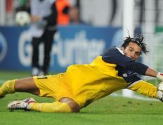 开云体育登录-沪上骑士的对决，杜兰特关键三分助上海队稳稳拿下跨洋热身赛