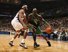 开云体育在线-湖面冰裂处，一颗格林子弹击穿王朝余温