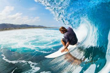 开云体育app-英超争冠夜，场上22人厮杀，唯一的红牌给了场外的巴尔韦德