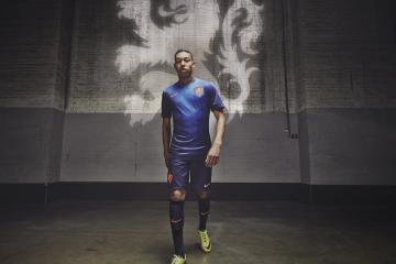 开云下载-跨越时空的篮球神话，詹姆斯单骑救主，天津队绝境逆转掘金