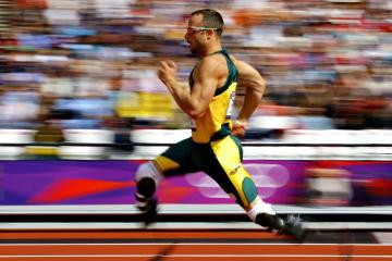 开云体育平台APP-篮球之夜双星闪耀，猛龙完胜公牛，詹姆斯超神表现点燃赛场