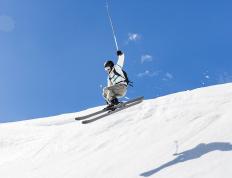 开云体育中国-很有意思。将德国队对波兰队的碾压与马龙带队取胜这两个在不同领域、不同年代的标志性事件并置，本身就产生了强烈的戏剧张力和唯一性的讨论空间