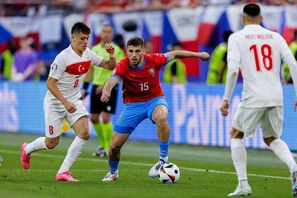 开云体育下载-关于阿尔巴尼亚主场逼平匈牙利，欧国联积分榜变化大的信息