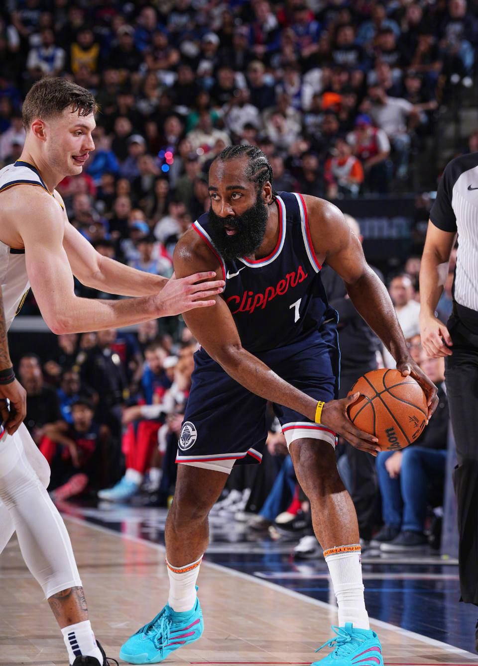 开云体育下载-快船外线连中三分球，轻取比赛取得胜利的简单介绍