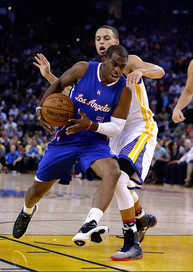 开云体育中国-PSG绝杀TL，Caps关键团战开团秒人宿敌对决小组赛，技惊四座