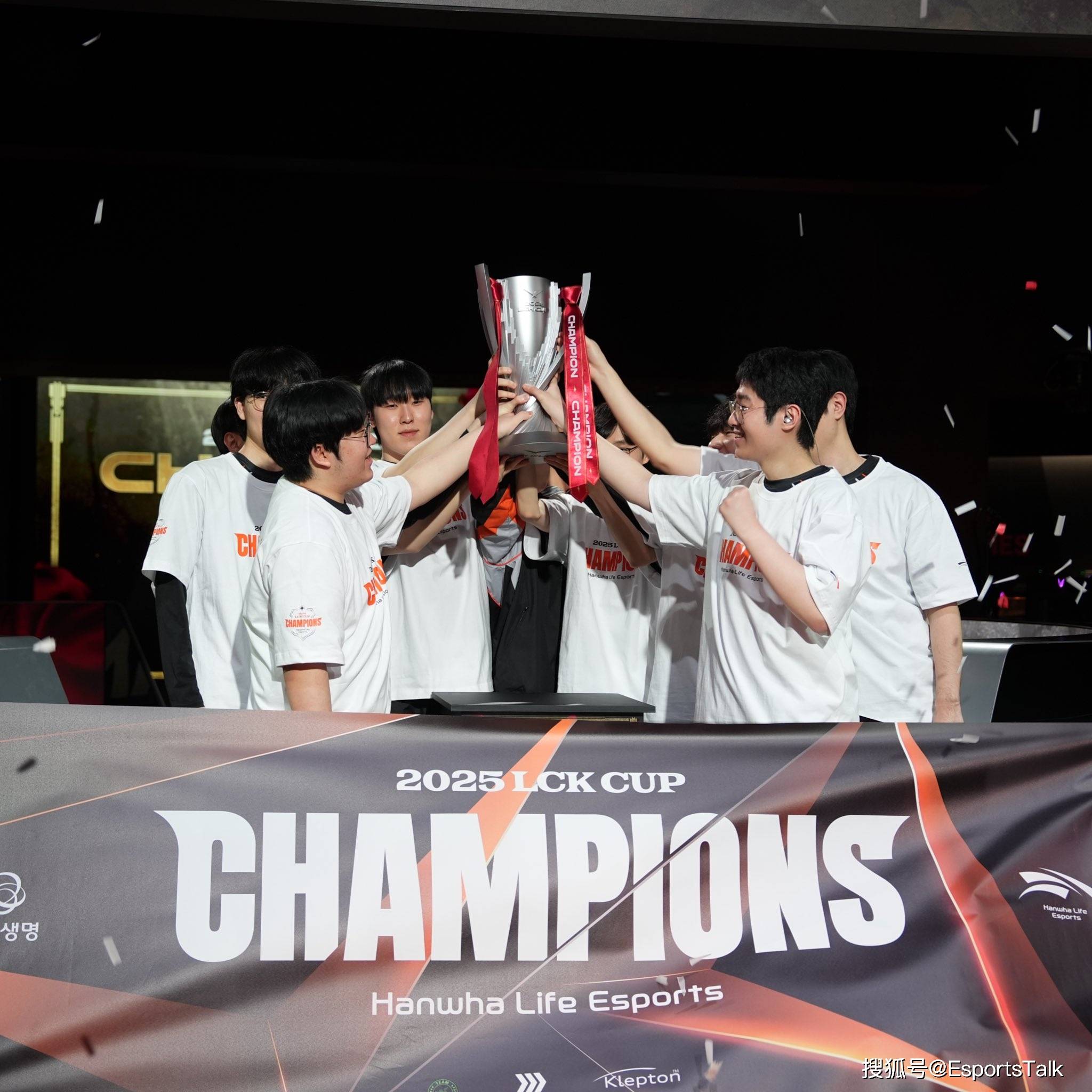 开云体育入口-G2力克DK，Perkz单局斩获MVP峡谷大战全球总决赛，让粉丝疯狂欢呼