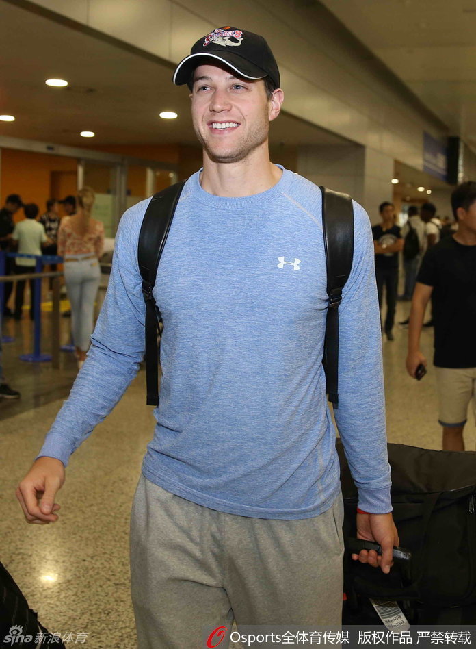 开云下载-快船新援弗雷戴特首秀表现出色,有望成为重要战力