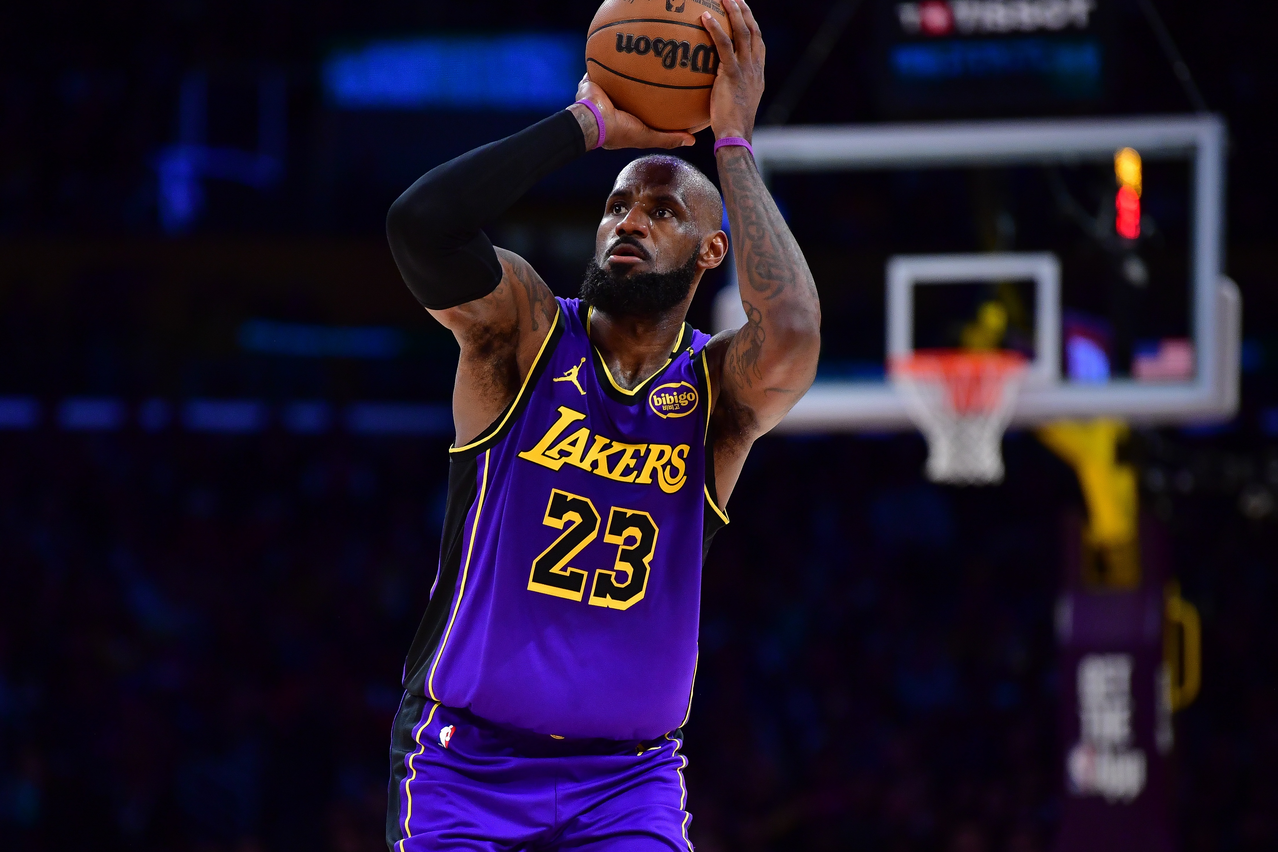 开云体育APP下载-步行者遭遇湖人逆转，战绩下滑