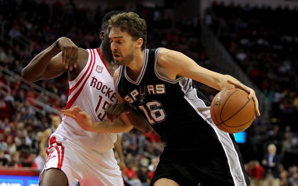 开云APP-灰狼大胜马刺,结束三连败的简单介绍