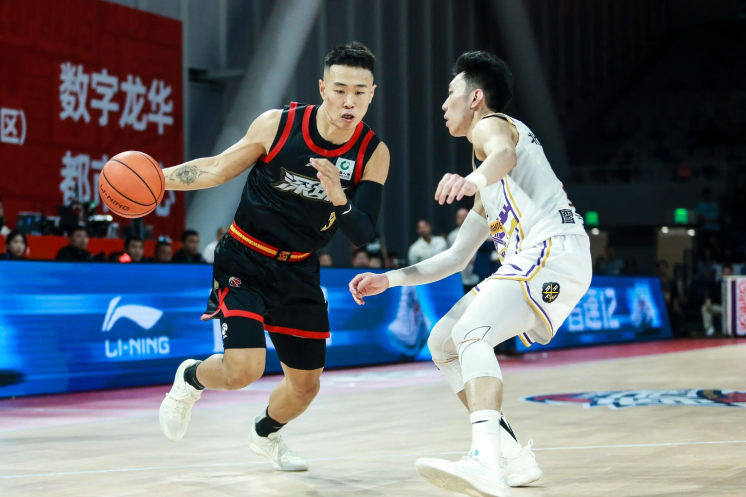 开云体育中国-深圳男篮在客场获胜，继续追赶积分榜前列的简单介绍