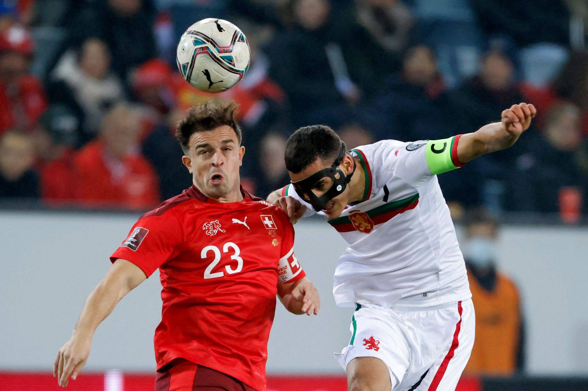 开云体育APP下载-意大利球队面对强劲对手，陷入困境